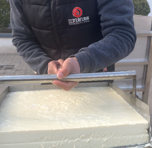 怎么使用豆腐機(jī)做嫩豆腐
